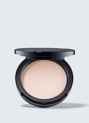 Double Wear Stay-in-Place Matte Powder Veil 粉持久柔焦美肌蜜粉餅